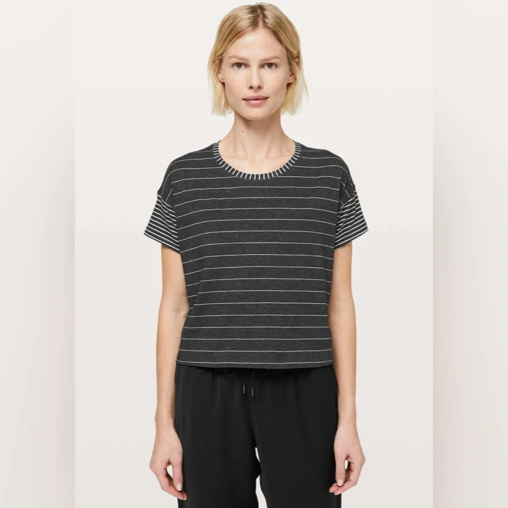 lululemon athletica excellent size